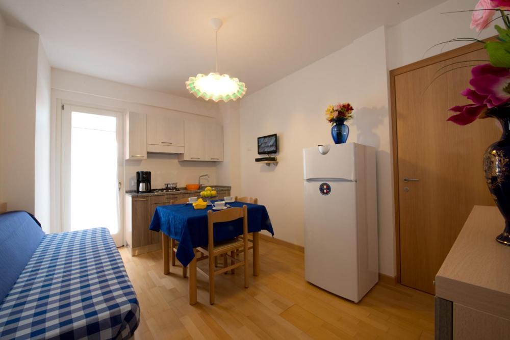 Apartamento Casa Ariete Bibione Habitación foto